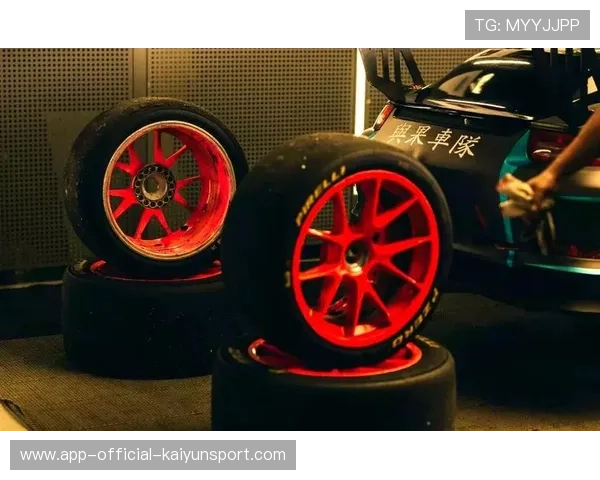 赛车轮胎脱落但依然掌控赛道的奇迹:勇者的极速逆袭 赛车轮胎脱落但依然掌控赛道的奇迹:勇者的极速逆袭