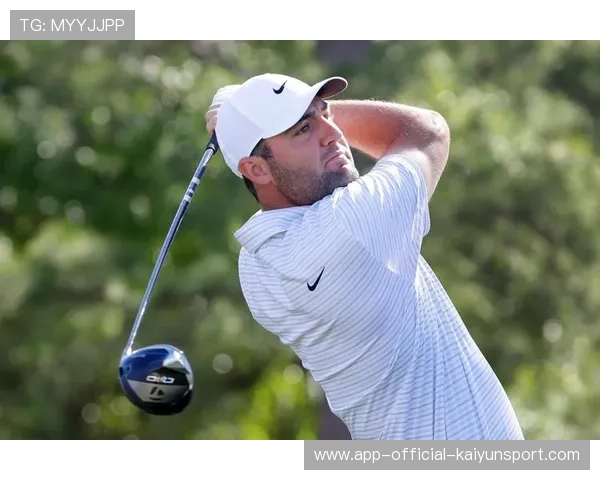 高尔夫：世界排名前十选手在四大赛中抢占领先位置，高尔夫球选手世界排名